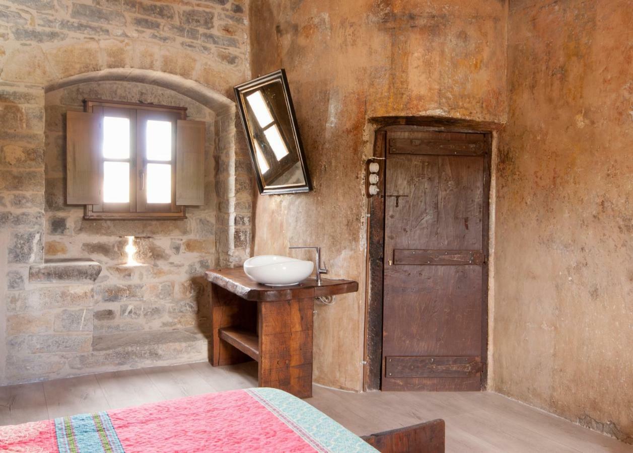 Casa Mur de Alujan Tierrantona Bagian luar foto